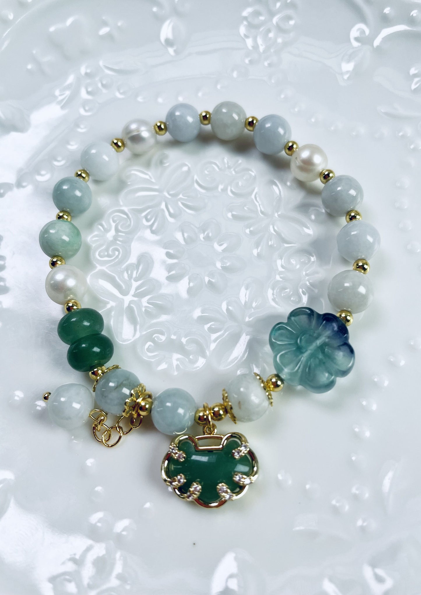 DIY Daisy-inspired Jade and Freshwater Pearl Bracelet